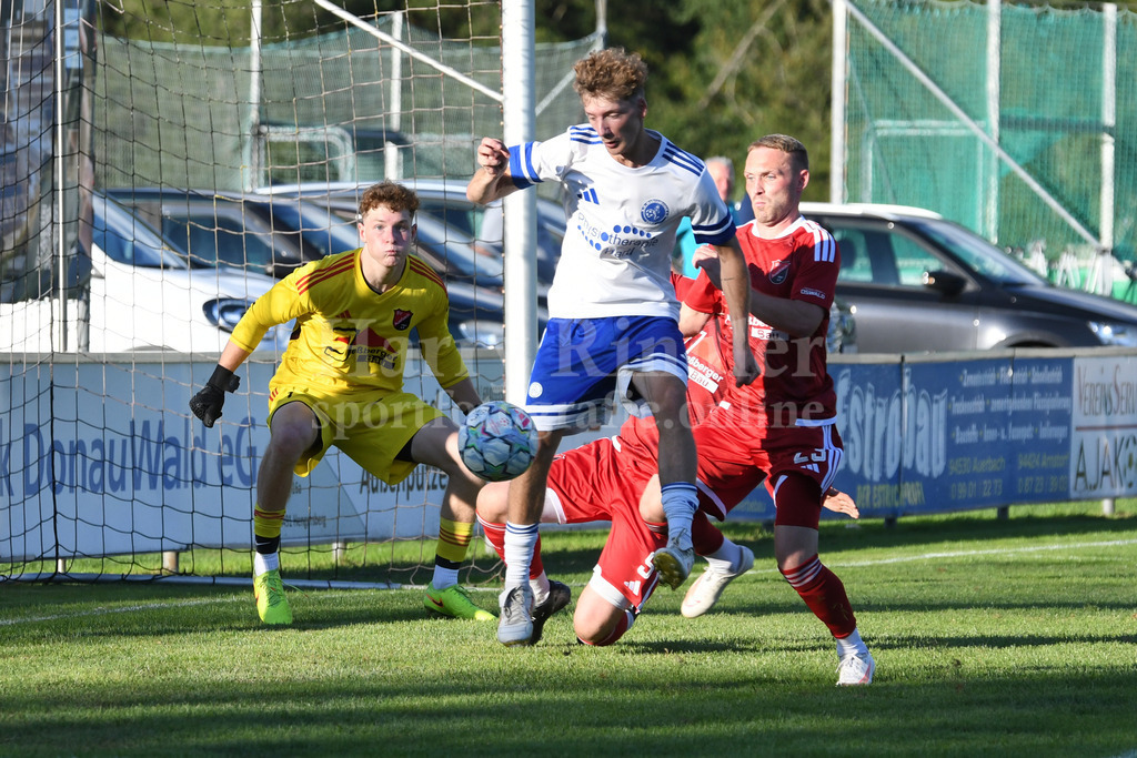 SV Auerbach : SV Habischried | Julian Edenhofer (SV Habischried) - Realisiert mit Pictrs.com