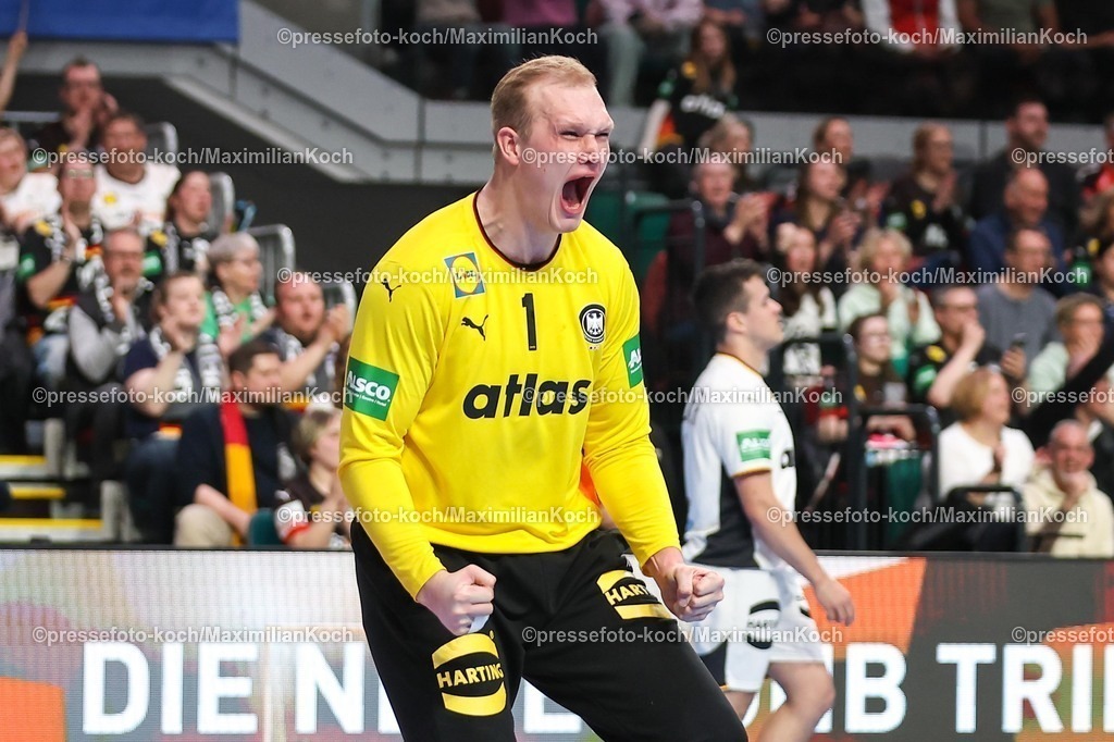 xKWIx22032601024 | 22.03.2026, Handball, Länderspiel Herren, Deutschland - Ägypten, ÖVB-Arena Bremen:  David Späth (Germany #01) Schreit und jubelt xKamilxWilkowskixPressefotoKochx
