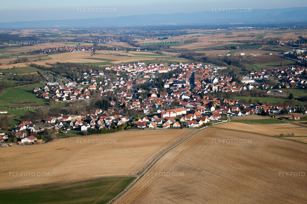 Aerial view: View of the town in Retschwiller in the state Bas-Rhin, France.Photo: IMG_38745.jpg taken on 03/20/2011 by Werner Riehm/FLY-FOTO.comResolution of the original: 4752 x 3168 px