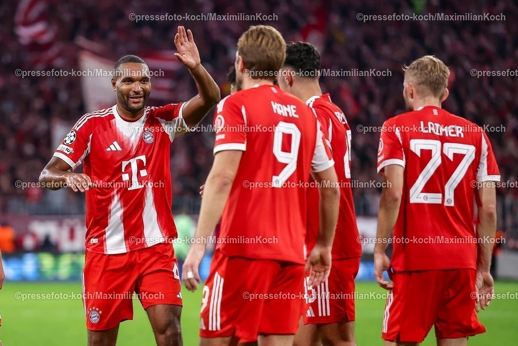 UCL22102501065 | 22.10.2025, Fußball, UEFA Champions League, FC Bayern München - Club Brügge, Allianz Arena, Saison 2025 2026: Torjubel nach dem Tor zum 3:0 durch Torschütze Luis Diaz&nbsp;(FC Bayern Muenchen #14)  zusammen mit  Jonathan Tah&nbsp;(FC Bayern Muenchen #04) Regulations prohibit any use of photographs as image sequences and or quasi-video.