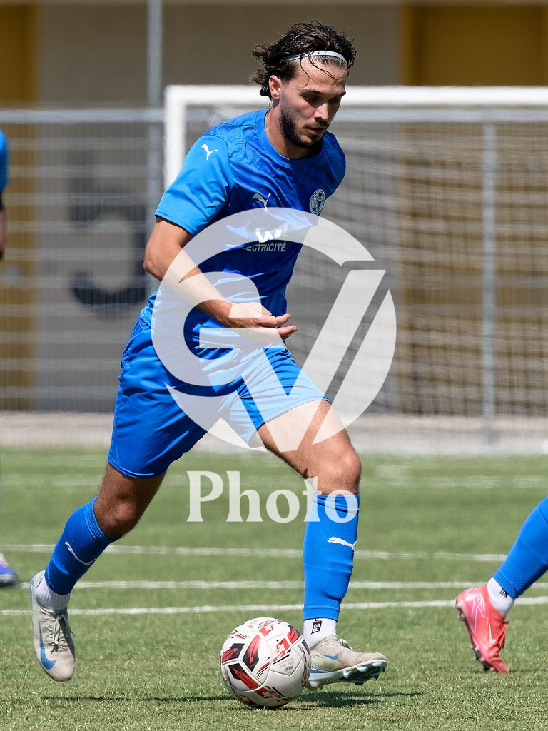 FC Vernier  v UGS FC  - 2eme ligue inter  | Geneva, Switzerland - April 19 : during the 2eme ligue inter  match between FC Vernier  and UGS FC  at Stade de Vernier on April 19 , 2026 in Geneva, Switzerland.
