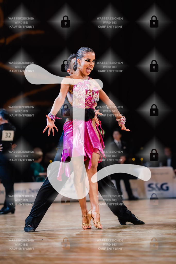 Goldstadtpokal 2025 - WDSF World Open Latin 9th (51) Vladyslav Tsykhanovskyi _ Veronika Tsikhanovska (Schwar Weiß Club Pforzheim)-2025-01-25-9781 | Webshop for digital downloads and prints of dance sport, event & show photographer Julian Link - Realisiert mit Pictrs.com