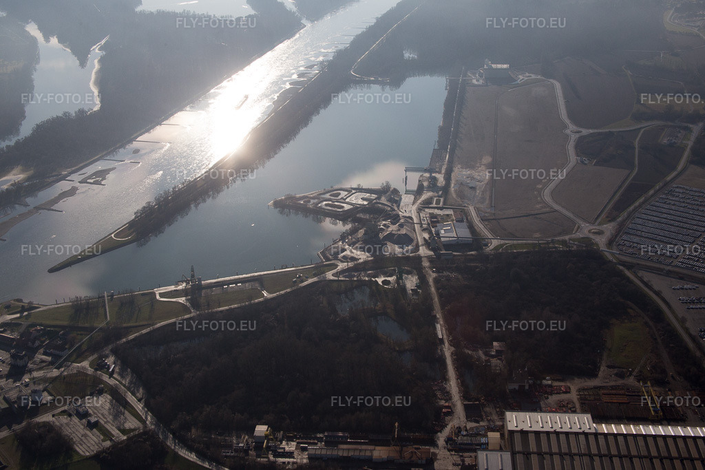Vue aérienne: Vue de la ville à Lauterbourg dans le département Bas Rhin, France. Photo: IMG_085494.jpg prise le 24/12/2015 par Werner Riehm/FLY-FOTO.euRésolution de l'original: 5472 x 3648 px