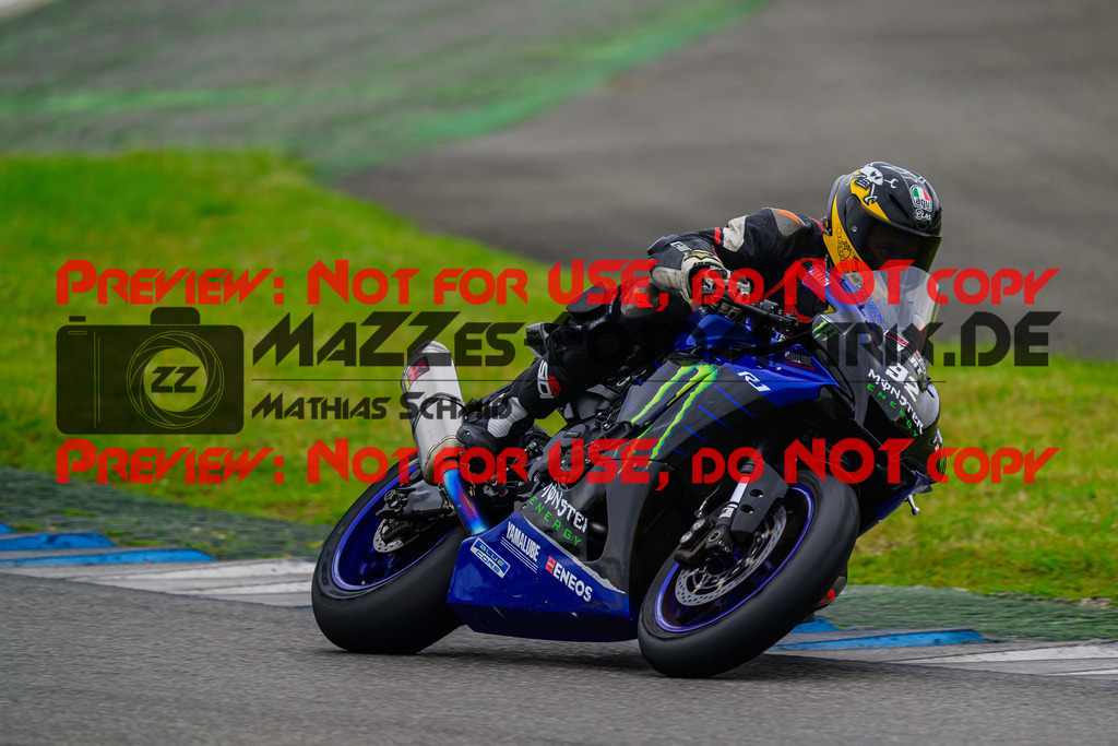 MaZZes_FotoMatrix_240521_6007705_0809 | WEISS