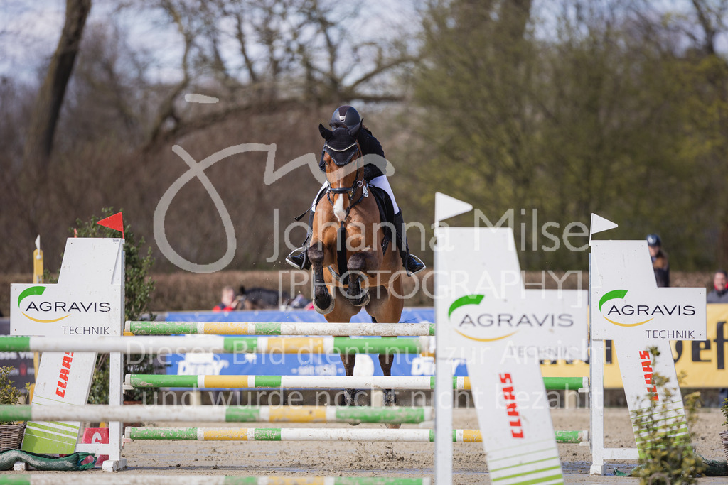 230402_MünsterHandorf_Teamspringen-572 | Deine schönsten Turniermomente als professionelle Fotos! Entdecke hochwertige Pferdesport-Fotografie im Online-Shop. Jetzt Fotos finden & bestellen!