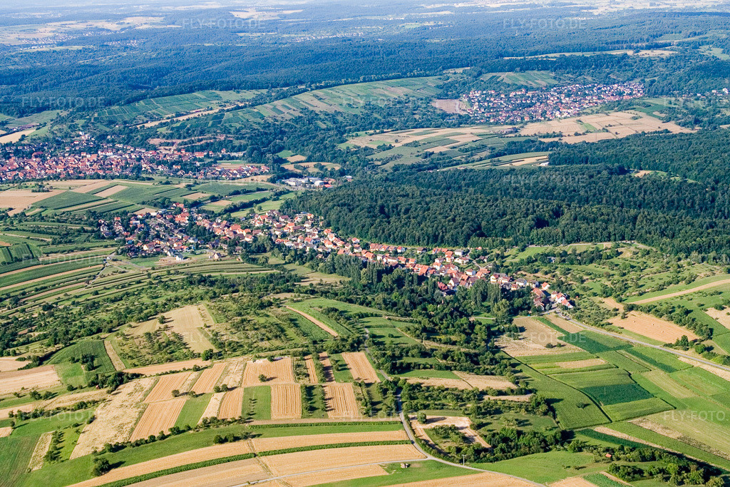 Luftbild: Ortsansicht von Westen im Ortsteil Niebelsbach in Keltern im Bundesland Baden-Württemberg in Deutschland. Foto: IMG_12323.jpg vom 05.08.2008 durch Werner Riehm/FLY-FOTO.de