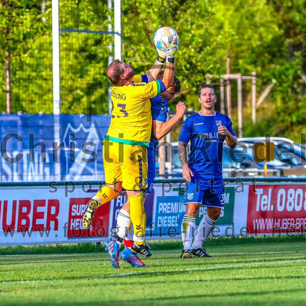 2023-07-25_080_FC_Langengeisling_III_gegen_SV_Riedmoos_III | Erding, Deutschland, 25.07.2023:
Fußball, C-Klasse 2023 / 2024, Testspiel, FC Langengeisling III gegen SV Riedmoos e.V. 1959 III, Endergebnis: 3:5

Foto: Christian Riedel / fotografie-riedel.net