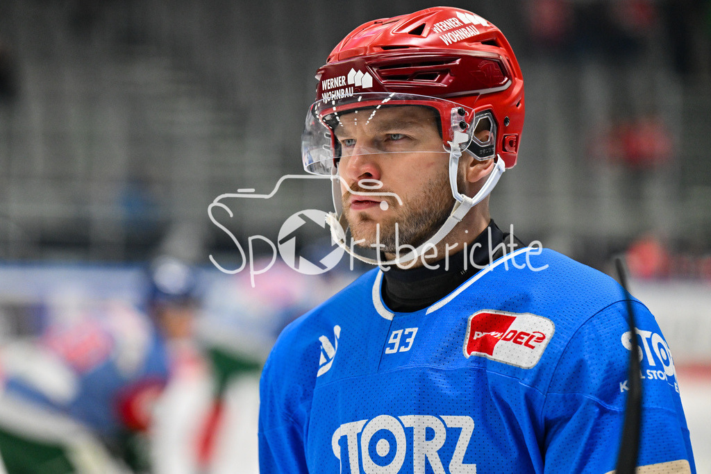 Augsburger Panther - Schwenninger Wild Wings | AUGSBURG, GERMANY - 02. JANUARY: im Bild  Sebastian UVIRA (Schwenninger Wild Wings 93) vor dem Match zwischen den Augsburger Panthern und den Schwenninger Wild Wings am 35. Spieltag der Penny DEL im Curt Frenzel Stadion