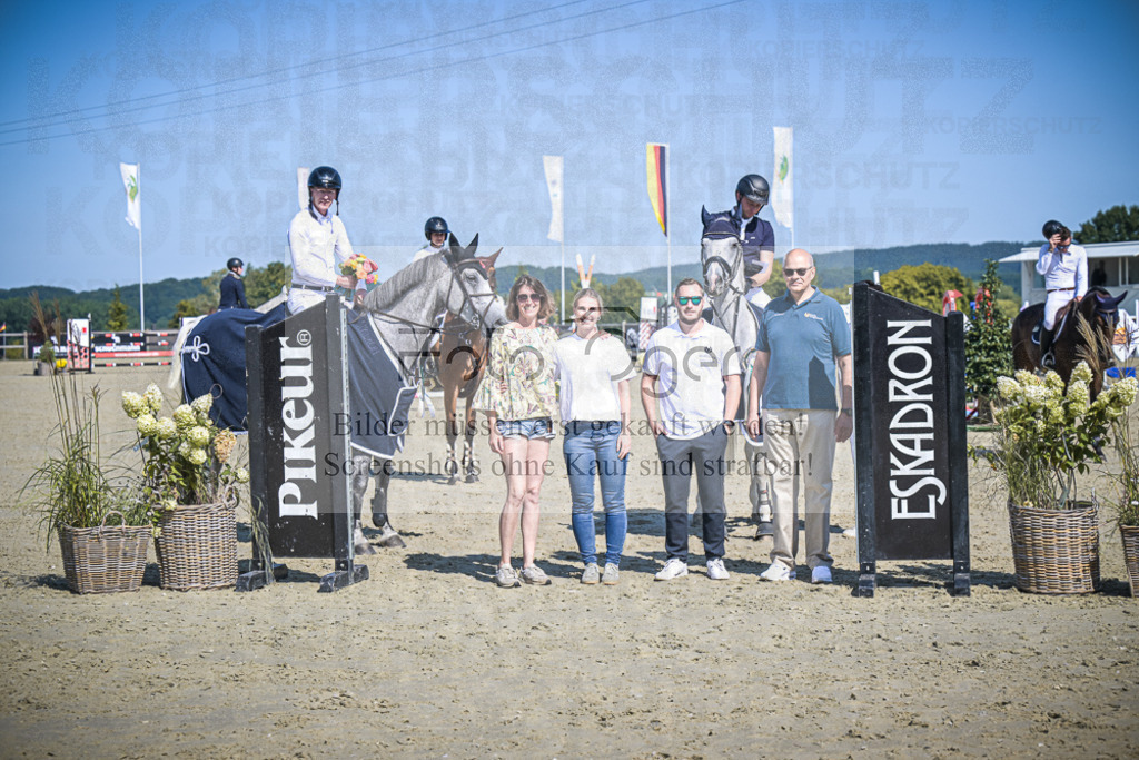 DOS_0063 | Entdecke hochwertige Reitturnierfotos von Foto Oger. Professionell, emotional und authentisch – jetzt Lieblingsmomente im Shop bestellen.Deutschlandweite Turnierfotografie. - Realisiert mit Pictrs.com