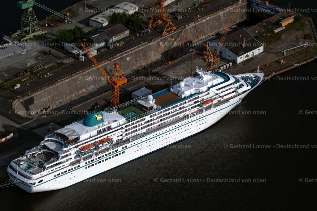 4030452 | BREMERHAVEN 01.06.2020 Kreuzfahrt- Passagier- und Fahrgast- Schiff " Amadea " in Bremerhaven im Bundesland Bremen, Deutschland. Weiterführende Informationen bei: DREAMLINES.de,  Phoenix Reisen GmbH. // Cruise and passenger ship " Amadea " in Bremerhaven in the state Bremen, Germany. Further information at: DREAMLINES.de,  Phoenix Reisen GmbH. Foto: Gerhard Launer