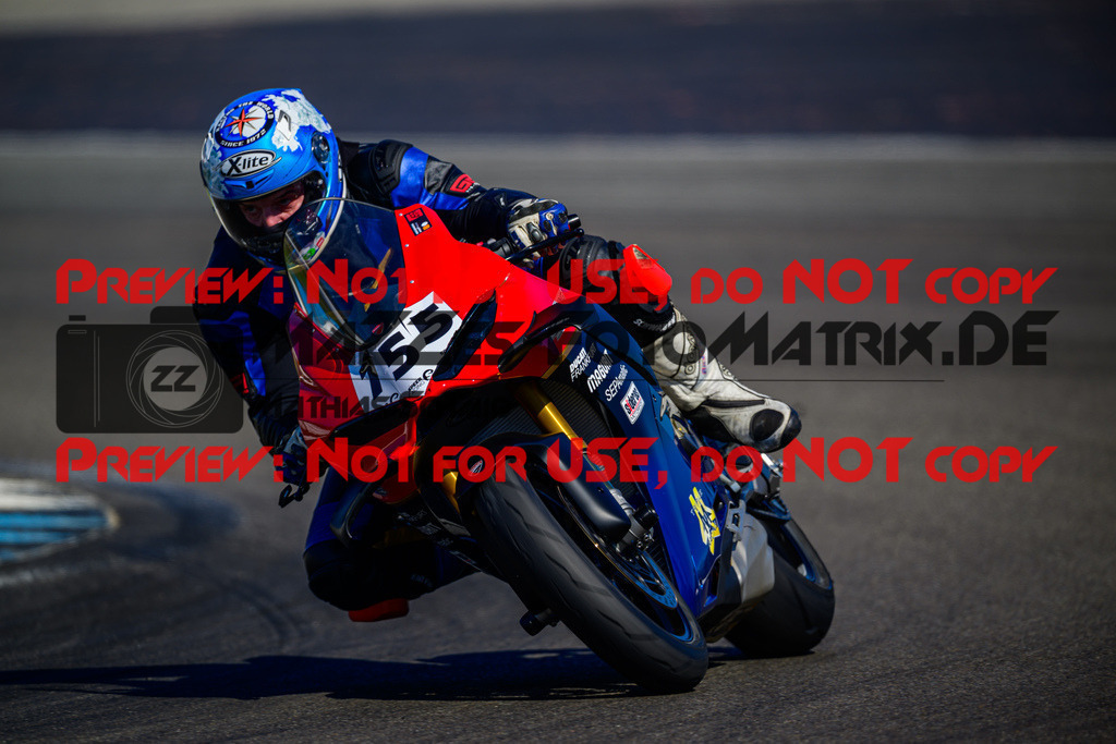 MaZZes_Fotomatrix_20250407_6007705_3965 | ROT