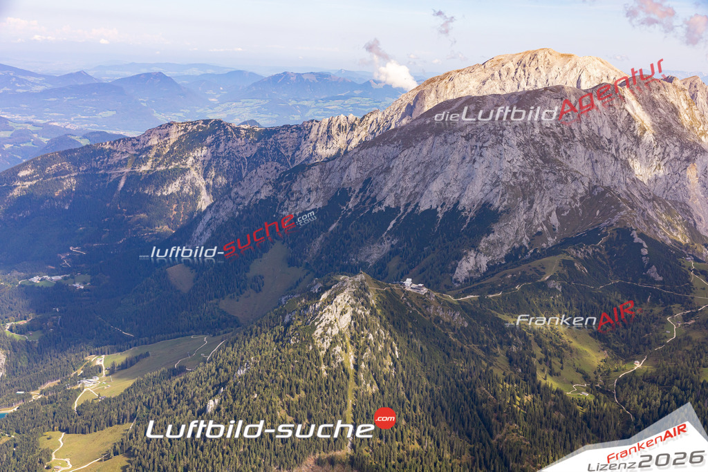 Die Luftbildaufnahme Berchtesgadener-Alpen - Königssee wurde 2020 mittels Flugzeug (keine Drohne) erstellt. Perfekte Schärfe und Druck- Ergebnisse- Garantiert!