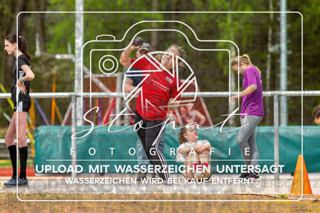KMHK-1103 | Kreismeisterschaften Leichtathletik-Wurf Heidekreis 2026 im Boehmewaldstadion, Soltau (Simon Paul Stopat) - Realisiert mit Pictrs.com