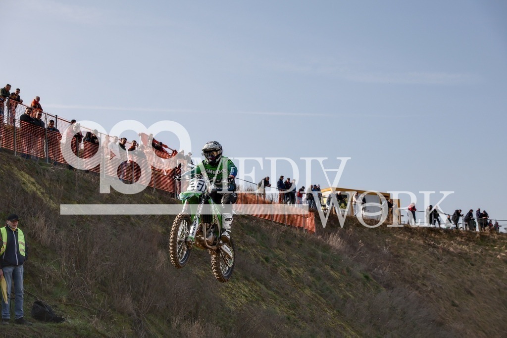 5E6A6596 | 989 MEDIAWORK