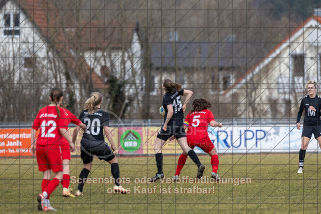 20250223_131905_0121 | #,1.FC Donzdorf (rot) vs. TSV Tettnang (schwarz), Fussball, Frauen-WFV-Pokal Achtelfinale, Saison 2024/2025, Rasenplatz Lautertal Stadion, Süßener Straße 16, 73072 Donzdorf, 23.02.2025 - 13:00 Uhr,Foto: PhotoPeet-Sportfotografie/Peter Harich