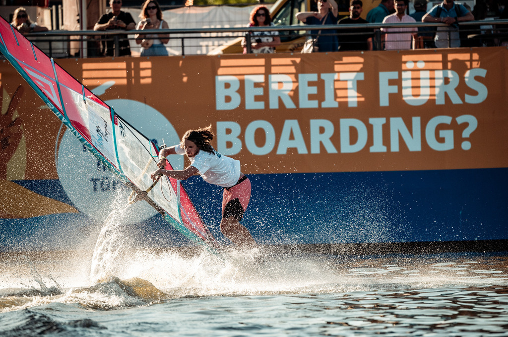 Kieler WOCHE Tow In Windsurf - @art_tokarev dpmedia (21 von 63) | dp-photography - Realisiert mit Pictrs.com