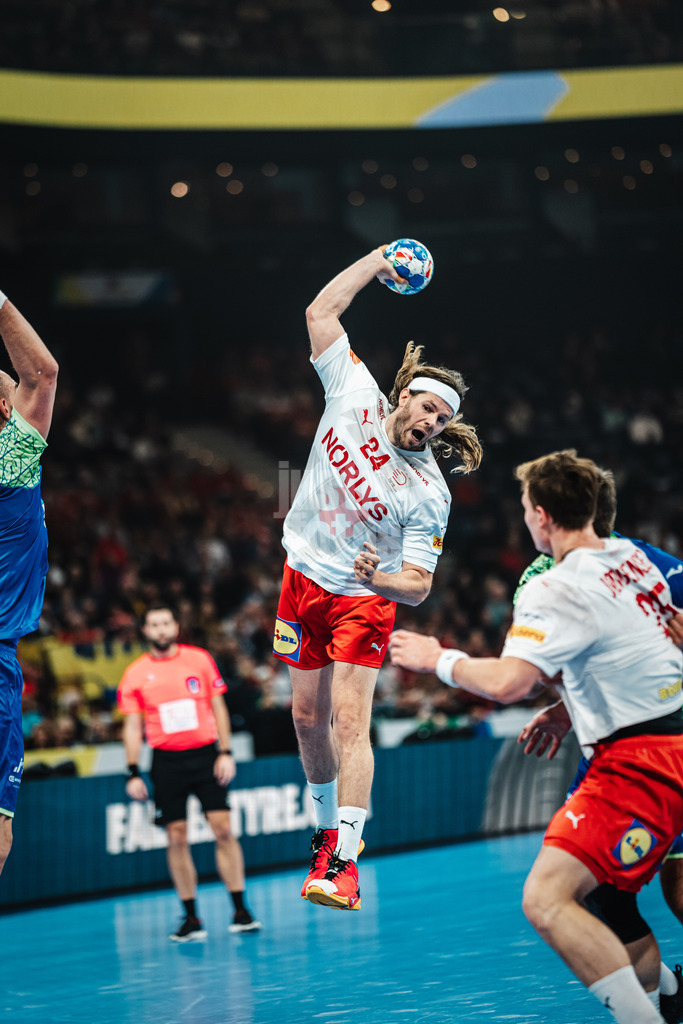 Handball | Herren | EHF EURO 2024 | European Championshop Men 2024 Final Tournament | Slowenien vs. Dänemark | 23.01.2024 | Mikkel Hansen (#24, Dänemark, DEN) wirft