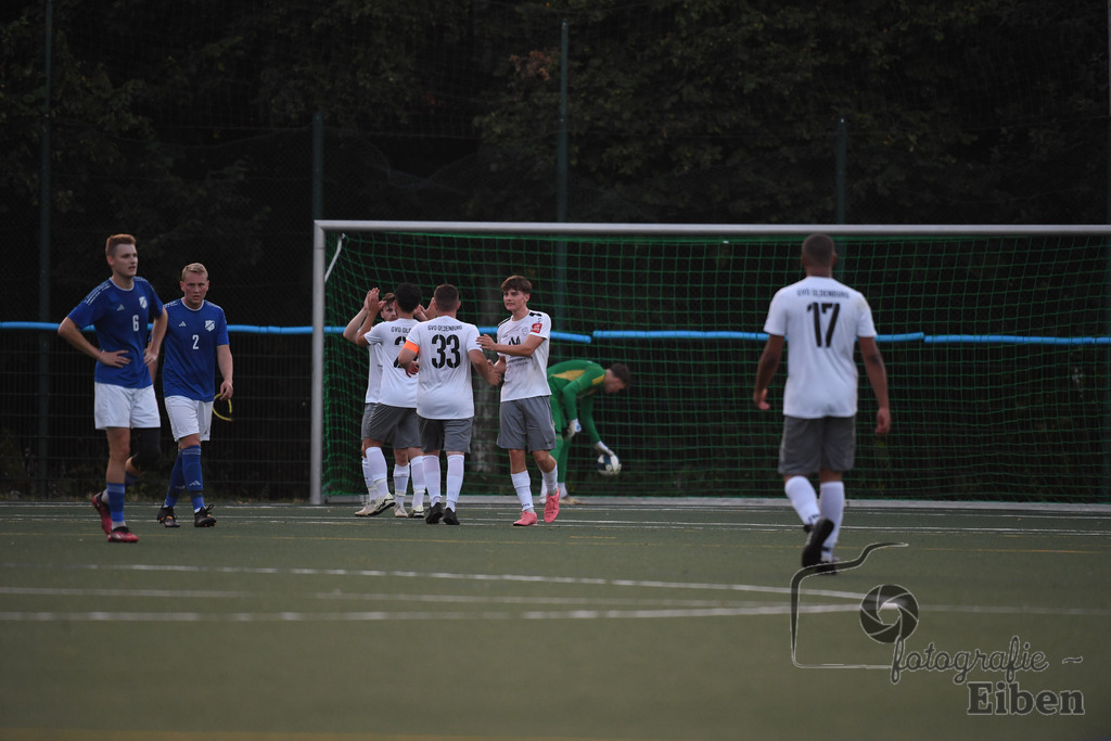 GVO Oldenburg 2-SV GOTANO | Herren Kreisliga; GVO Oldenburg 2 (weiß)-SV GOTANO (blau) am 15.08.2025 in Oldenburg (Sportanlage GVO); Photo: Philip Eiben 2025 - Realisiert mit Pictrs.com