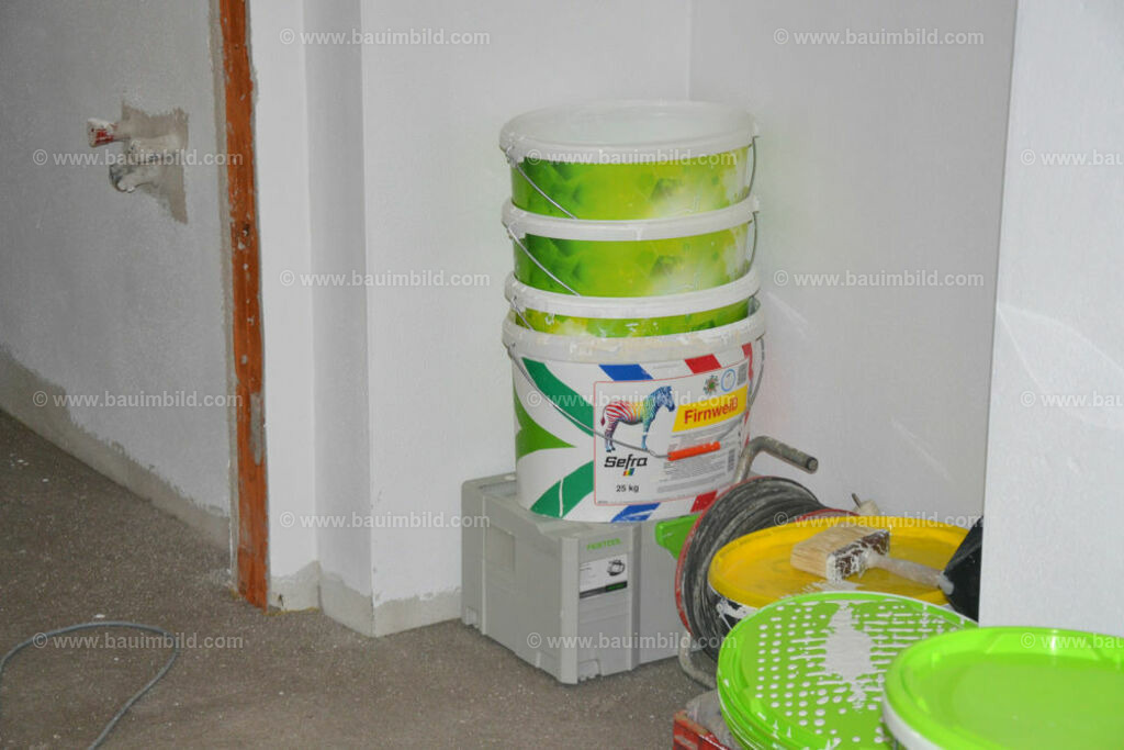 bib-lg20-malerarbeiten-0001 | Nach LV-Leistungsgruppen sortierte Detailfotos über den Bau eines Hauses. Alle Hausbau-Bilder direkt vom Urheber und Autor der Website Haus-Selber-Bauen.com