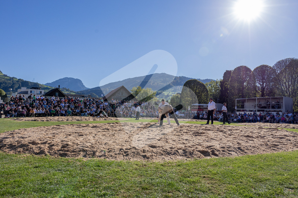 HSiebnen2026_6G_00122 | Die Schwinger des Schwyzer Kantonalen Schwingerverbandes: Fotos, die Dynamik und Leidenschaft festhalten, sowie emotionale Momente aus dem traditionellen Schwingsport zeigen. - Realisiert mit Pictrs.com