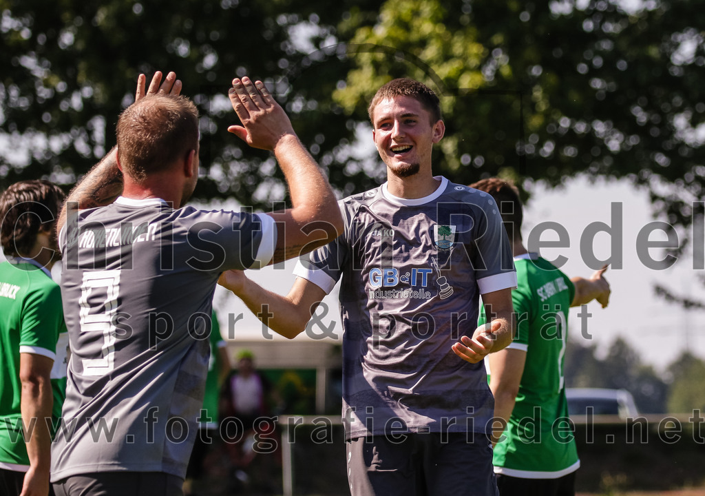 2023-08-20_074_SV_Hohenlinden_gegen_SV_Buch | Hohenlinden, Deutschland, 20.08.2023:
Fußball, A-Klasse 2023 / 2024, 1. Spieltag, SV Hohenlinden gegen SV Bruck, Endergebnis: 5:1

Jubel nach dem 2:0 durch Justin Weinberger (SV Hohenlinden, #2)
Manuel Fuchs (SV Hohenlinden, #9), Justin Weinberger (SV Hohenlinden, #2)

Foto: Christian Riedel / fotografie-riedel.net