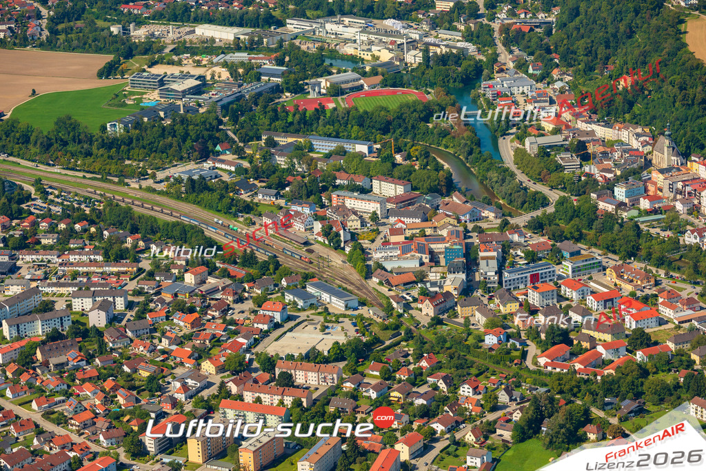 Luftaufnahme der Stadt Trostberg - Die Luftaufnahme wurde 2025 vom UL-Flugzeug heraus erstellt ( keine Drohne ) - Hochauflösende Luftaufnahme - für professionelle Ausdrucke geeignet. Die Geschenkidee !Mit Lizenz und Bildrechte bestellbar