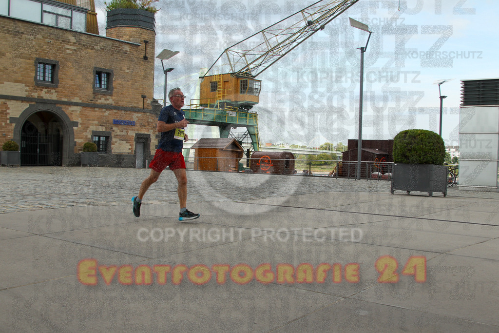 250920_1522_EV4_8598 | Sportfotografie im Rhein-Sieg Kreis, Köln, Bonn, NRW, Rheinland Pfalz, Hessen, etc. Unser Tätigkeitsfeld umfasst den Laufsport vom Volkslauf über den Marathon, Duathlon, Triathon bis zum Ultralauf wie Kölnpfad Ultra oder Schindertrail.