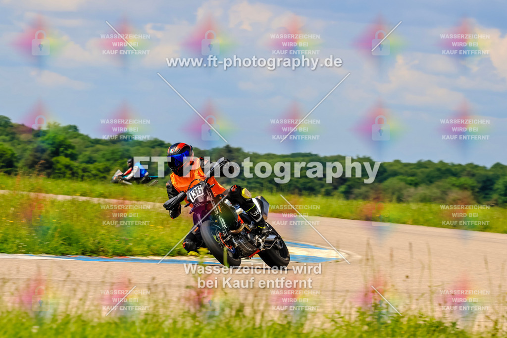 MotoTeam-0661 | Hier findet Ihr Bilder von Touristenfahrten auf der Nürburgring Nordschleife oder von anderen Veranstaltungen die ich besucht habe. Viel Spass beim Durch Schauen 