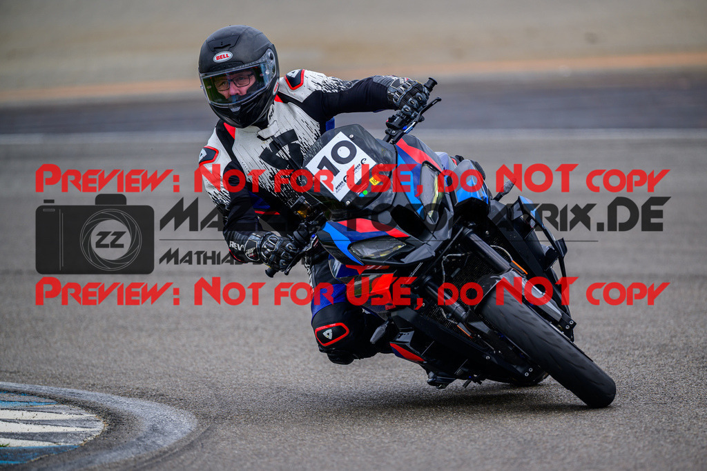 MaZZes_Fotomatrix_20250421_6007705_5040 | GELB