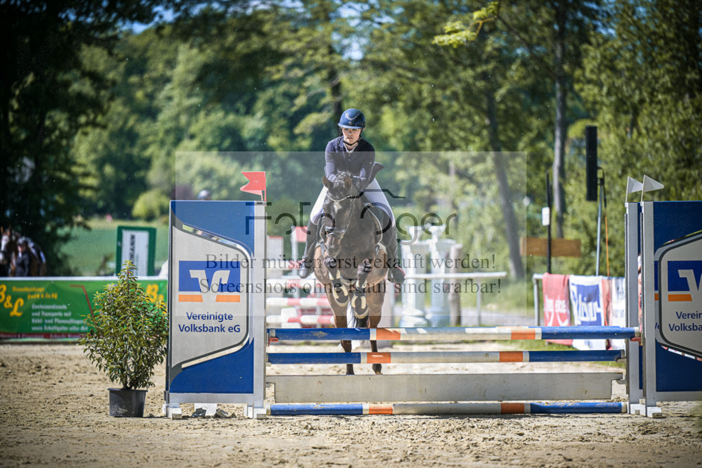 DOS_0416 | Entdecke hochwertige Reitturnierfotos von Foto Oger. Professionell, emotional und authentisch – jetzt Lieblingsmomente im Shop bestellen.Deutschlandweite Turnierfotografie. - Realisiert mit Pictrs.com