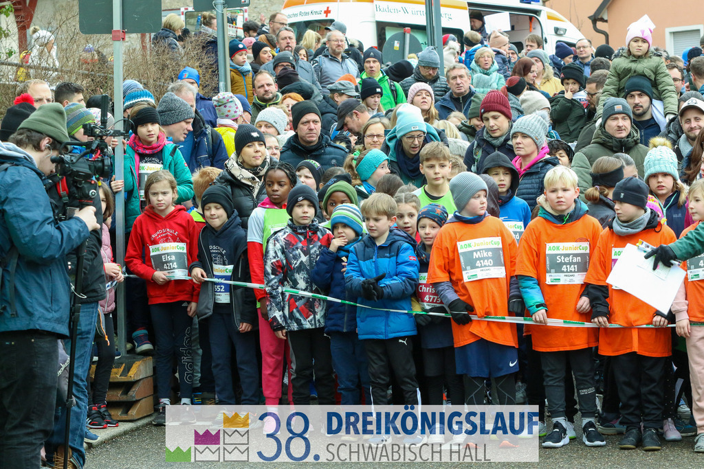 400m AOK Junior Cup | 3 Koenigslauf 2024 400m AOK Junior Cup - Realisiert mit Pictrs.com