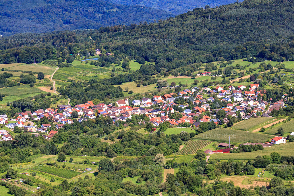 Luftbild: Ortsansicht aus Südwesten im Ortsteil Winden in Sinzheim im Bundesland Baden-Württemberg in Deutschland. – Foto: IMG_31266.jpg vom 09.08.2010 durch Werner Riehm/FLY-FOTO.de – Auflösung des Originals: 4275 x 2850 px