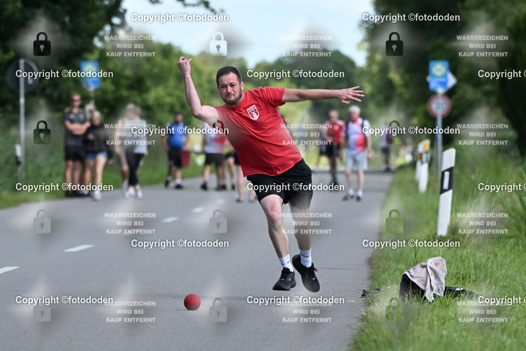DSC_0996 | Christian Janssen (im Bild) warf mit Jan Aper (beide Ardorf)