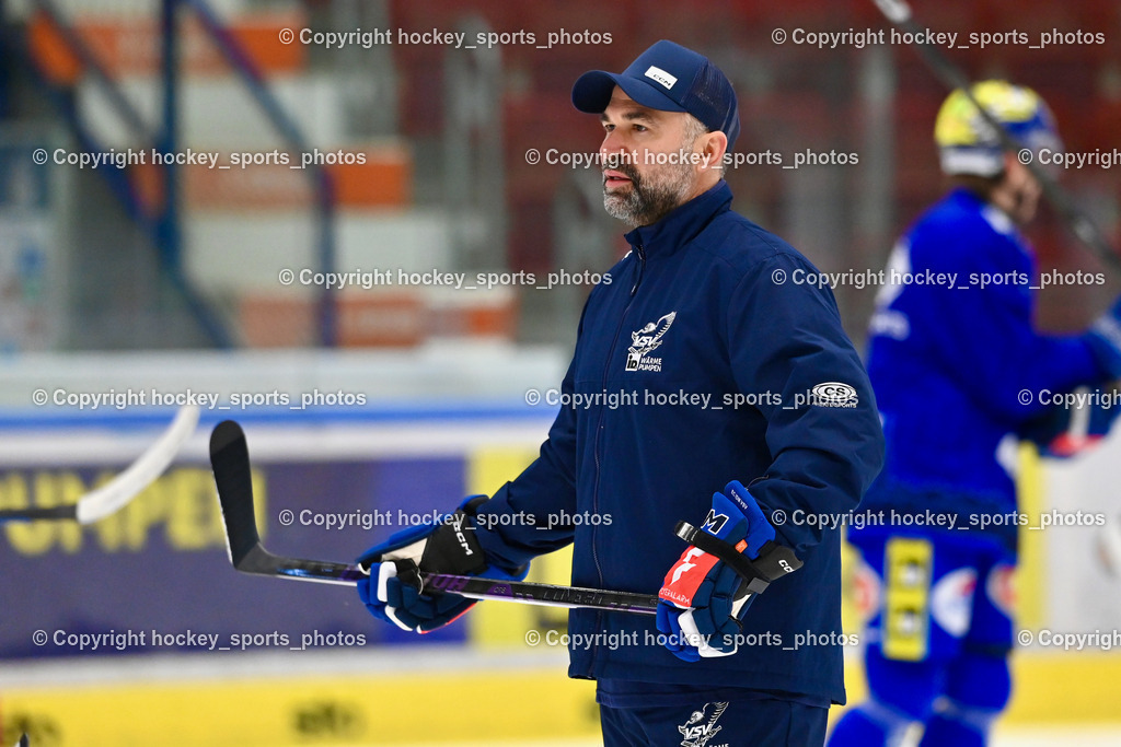 Eistrainig EC VSV mit Headcoach Pierre Allard | Eistrainig EC VSV mit Headcoach Pierre Allard, 1. Eistrainig EC VSV mit Headcoach Pierre Allard am 02.12.2025 in Villach (Stadthalle Villach), Austria, (Photo by Bernd Stefan)