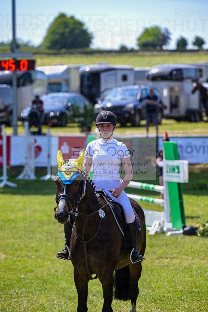 Reitturnier Voxtrup | Entdecke hochwertige Reitturnierfotos von Foto Oger. Professionell, emotional und authentisch – jetzt Lieblingsmomente im Shop bestellen.Deutschlandweite Turnierfotografie. - Realisiert mit Pictrs.com