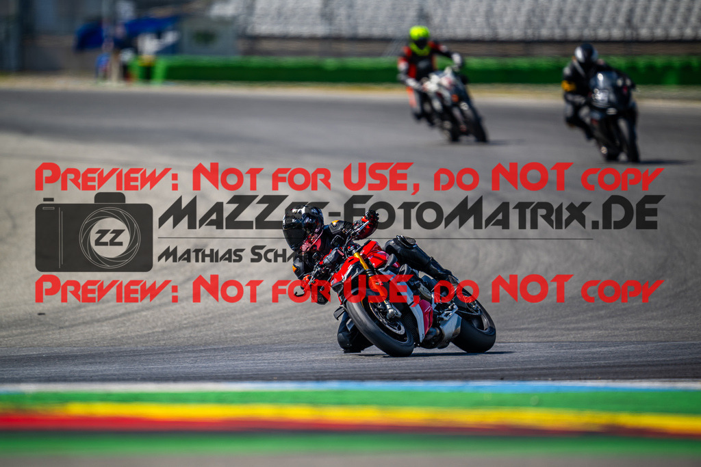 MaZZes_FotoMatrix_240615_6007705_4306 | ROT