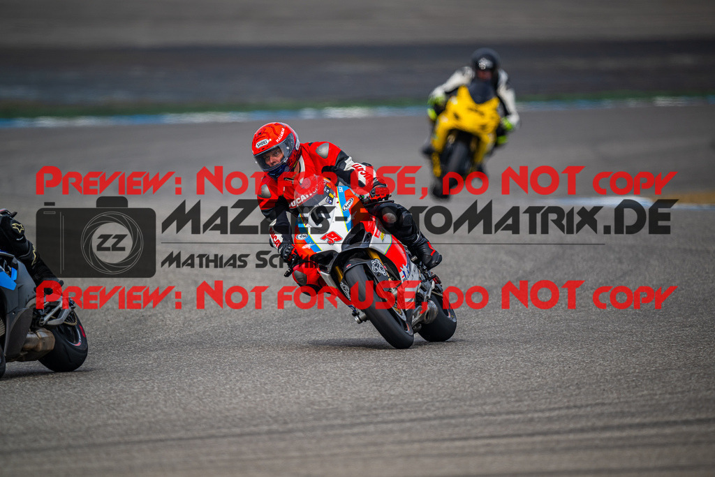 MaZZes_Fotomatrix_20240317_6007705_2236 | Fotograf Mathias Schmid
Sportfotograf,
Eventfotograf,
Hochzeitsfotograf,
Portraitfotograf