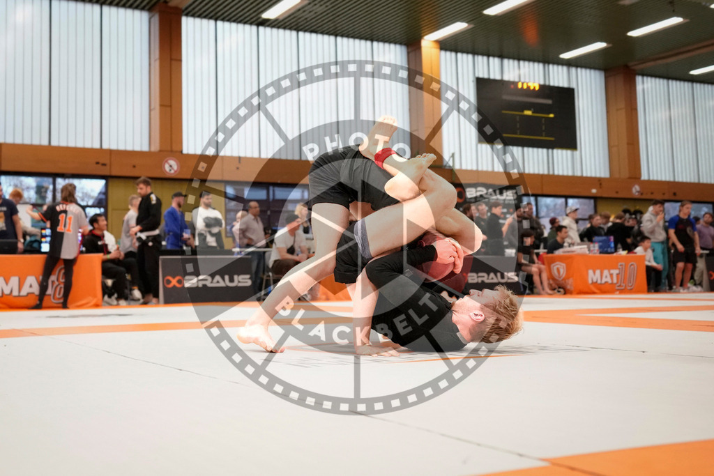 20231125PBB6800 | Fighters compete during the Grappling Industries Jiu-jitsu Championship in Berlin, Germany, on November 25, 2023.