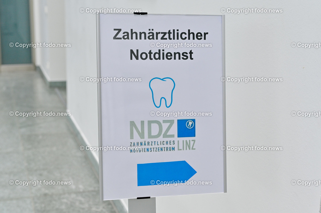 Unfallkrankenhaus Linz_ UKH_ Zahnaerztlicher Notdienst_ 03.07.2023-1 | 03.07.2023, Unfallkrankenhaus Linz, AUT, Unfallkrankenhaus Linz, UKH, im Bild Zahnaerztlicher Notdienst, Schild