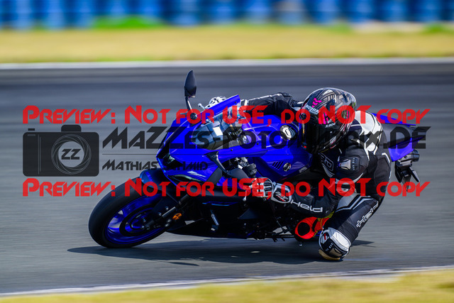 MaZZes_FotoMatrix_240725_6007705_3527 | GELB