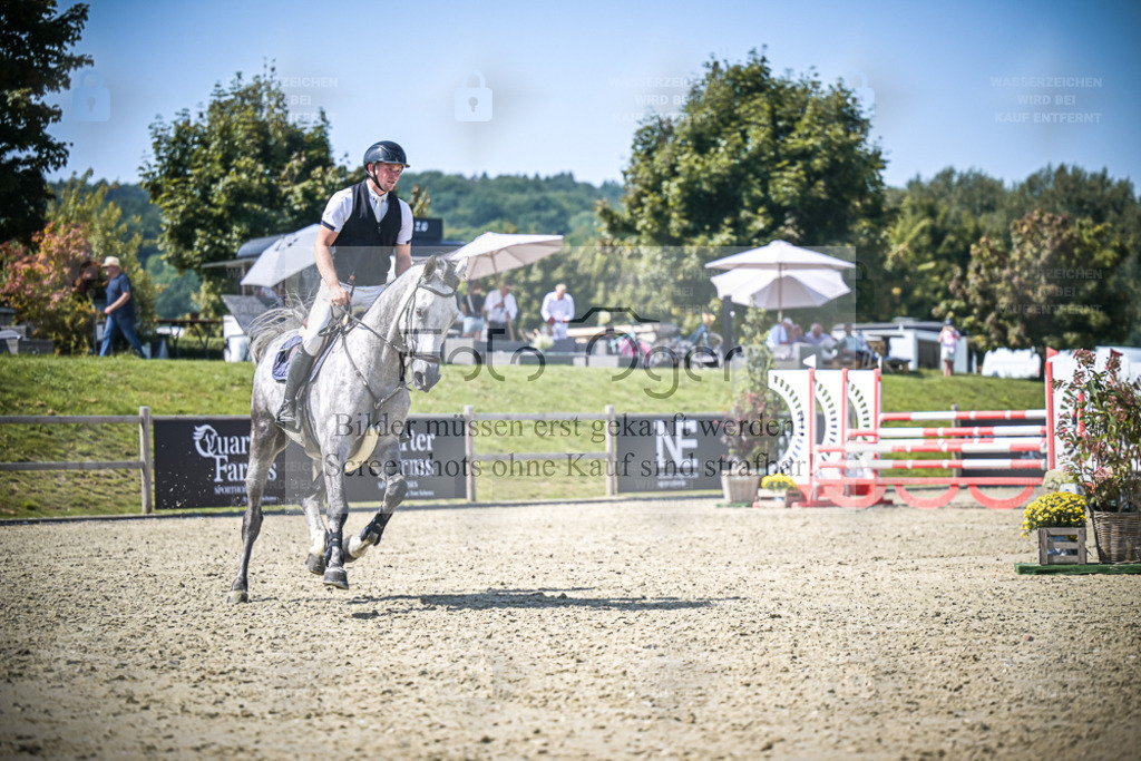 DOS_3470 | Entdecke hochwertige Reitturnierfotos von Foto Oger. Professionell, emotional und authentisch – jetzt Lieblingsmomente im Shop bestellen. - Realisiert mit Pictrs.com