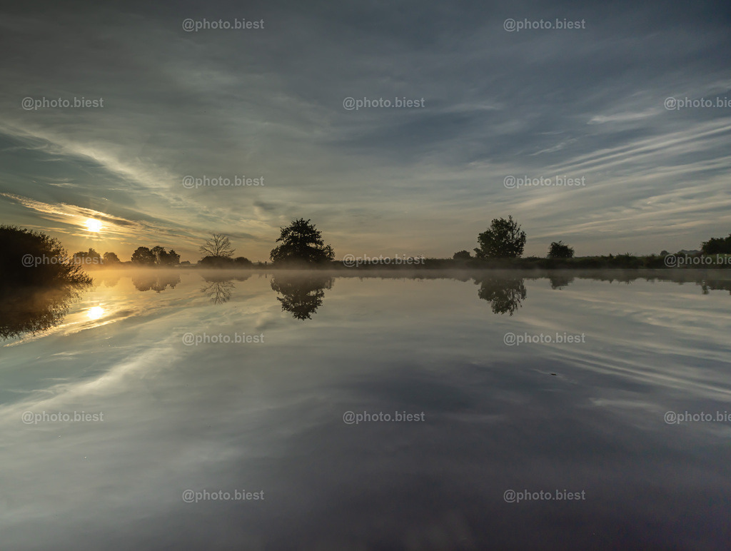 Nebelstimmung am Fluss | Sonnenaufgang an der Hamme. - Realisiert mit Pictrs.com