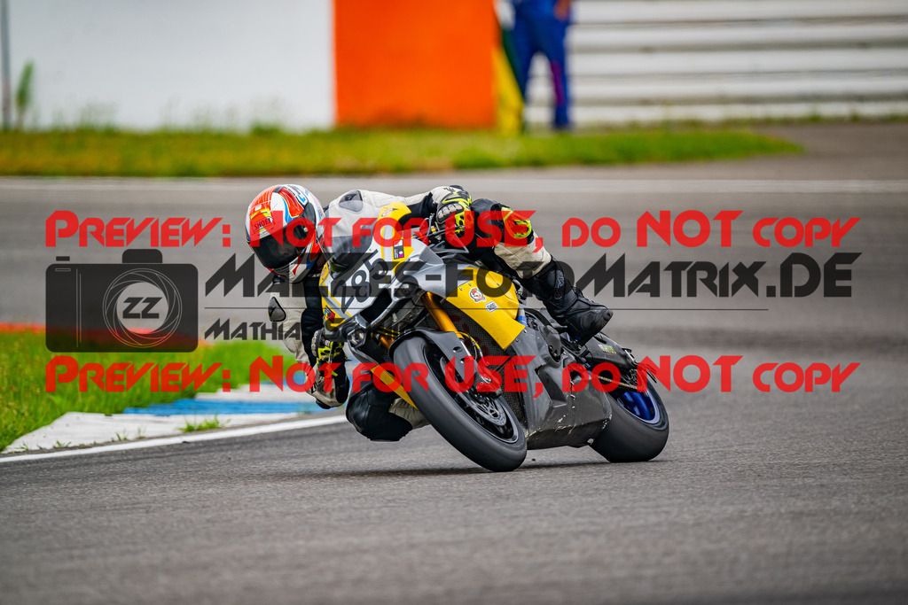 MaZZes_FotoMatrix_240701_6007705_3329 | WEISS