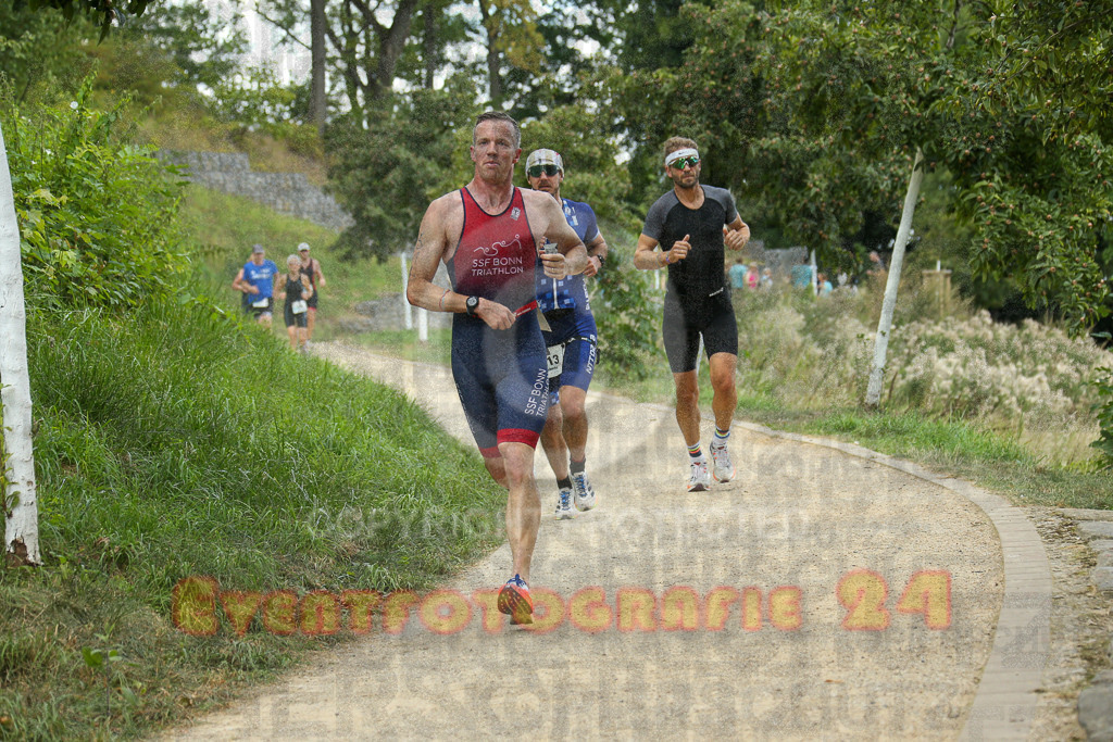 250824_1353_EX1_4137 | Sportfotografie im Rhein-Sieg Kreis, Köln, Bonn, NRW, Rheinland Pfalz, Hessen, etc. Unser Tätigkeitsfeld umfasst den Laufsport vom Volkslauf über den Marathon, Duathlon, Triathon bis zum Ultralauf wie Kölnpfad Ultra oder Schindertrail.