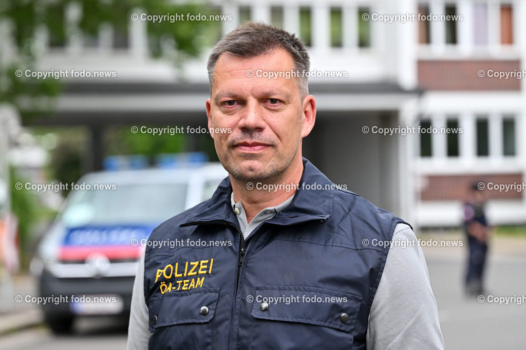 Polizeieinsatz Linz Nietzschestrasse nach Bombendrohung im Polizeigebaeude_ 22.05.2024-20 | 22.05.2024, AUT, Polizeieinsatz Linz Nietzschestrasse nach Bombendrohung im Polizeigebaeude, im Bild David Furtner (Polizei Presse LPD Ooe)