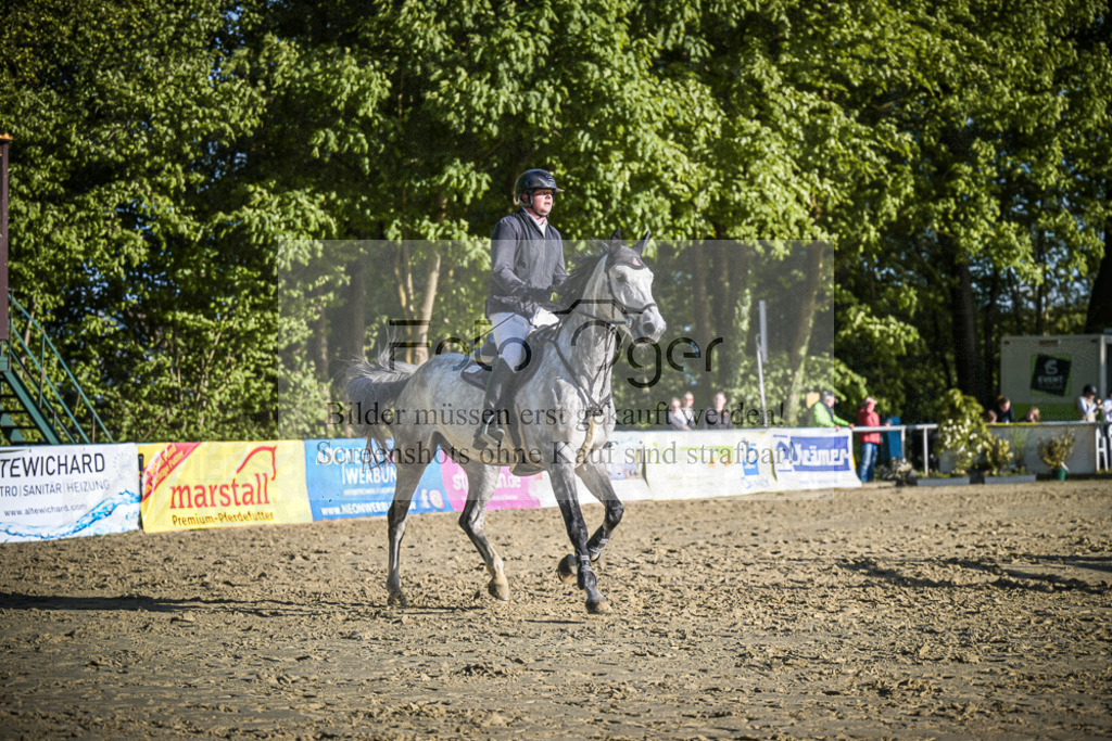 DOS_4292 | Entdecke hochwertige Reitturnierfotos von Foto Oger. Professionell, emotional und authentisch – jetzt Lieblingsmomente im Shop bestellen.Deutschlandweite Turnierfotografie. - Realisiert mit Pictrs.com