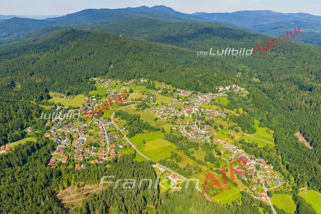 rabenstein-zwiesel-luftaufnahmen-fotograf-7522-jahr-2025 | Geschenkidee Rabenstein bei Zwiesel -Die Luftbildaufnahme wurde 2025 vom UL-Flugzeug heraus erstellt ( keine Drohne ) - Hochauflösende Luftaufnahme -Nicht vergleichbar mit Google Maps oder Satelittenbilder- Die Geschenkidee !Mit Lizenz und Bildrechte bestellbar