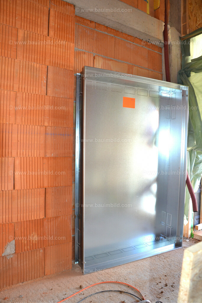 bib-lg17-elektroinstallation-0139 | Nach LV-Leistungsgruppen sortierte Detailfotos über den Bau eines Hauses. Alle Hausbau-Bilder direkt vom Urheber und Autor der Website Haus-Selber-Bauen.com