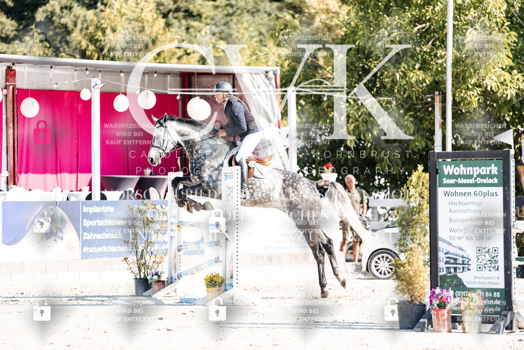 CK902096 | Turnierfotografie Pferdefotografie Trier Rheinland-Pfalz Pferdesport Reitsport Tierfotografie Sportfotografie Pferdevideo Pferdevideografie Equestrianvideography equestrianphotography  - Realisiert mit Pictrs.com