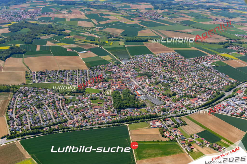 Das Luftbild der Stadt Alteglofsheim wurde 2021 vom Flugzeug heraus erstellt (keine Drohne) Aufnahmehöhe ca.450 Meter- hohe Bildauflösung und Druck-Qualität garantiert!
